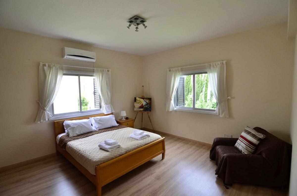 Central, Renovated, Fully Equipped, Spacious 3Bd Strovolos Екстер'єр фото
