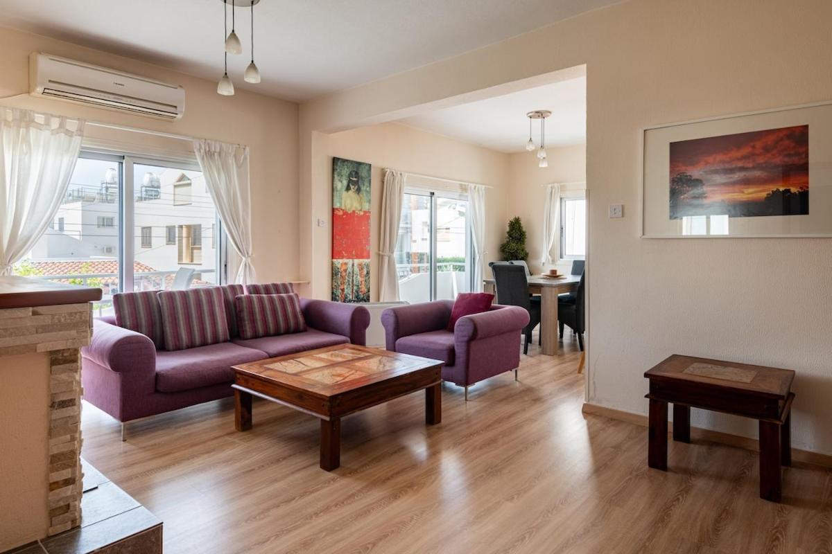 Central, Renovated, Fully Equipped, Spacious 3Bd Strovolos Екстер'єр фото