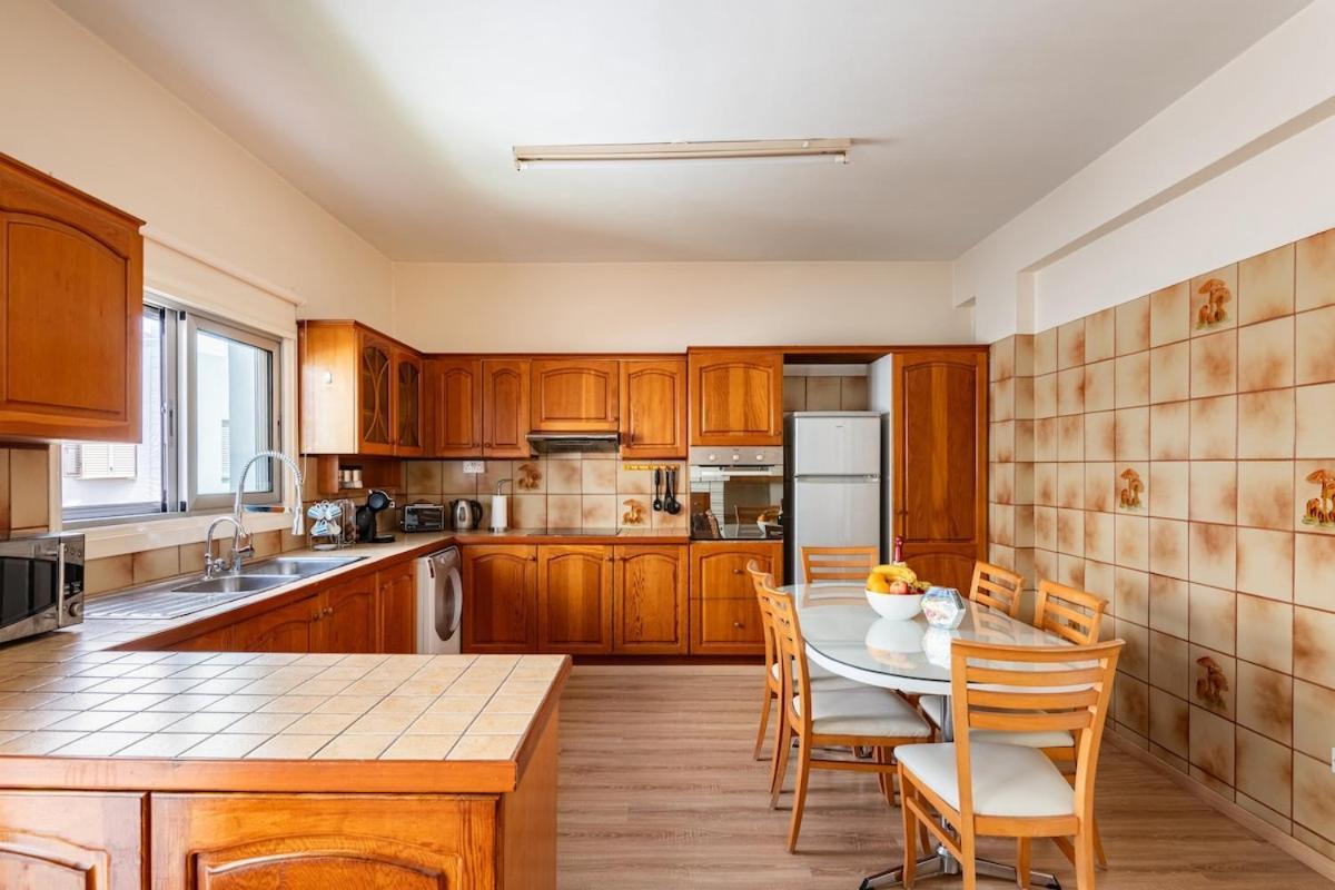 Central, Renovated, Fully Equipped, Spacious 3Bd Strovolos Екстер'єр фото