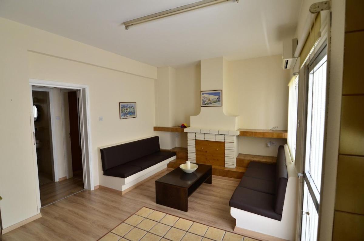 Central, Renovated, Fully Equipped, Spacious 3Bd Strovolos Екстер'єр фото