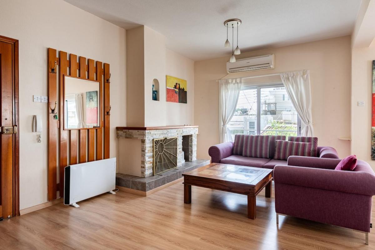 Central, Renovated, Fully Equipped, Spacious 3Bd Strovolos Екстер'єр фото