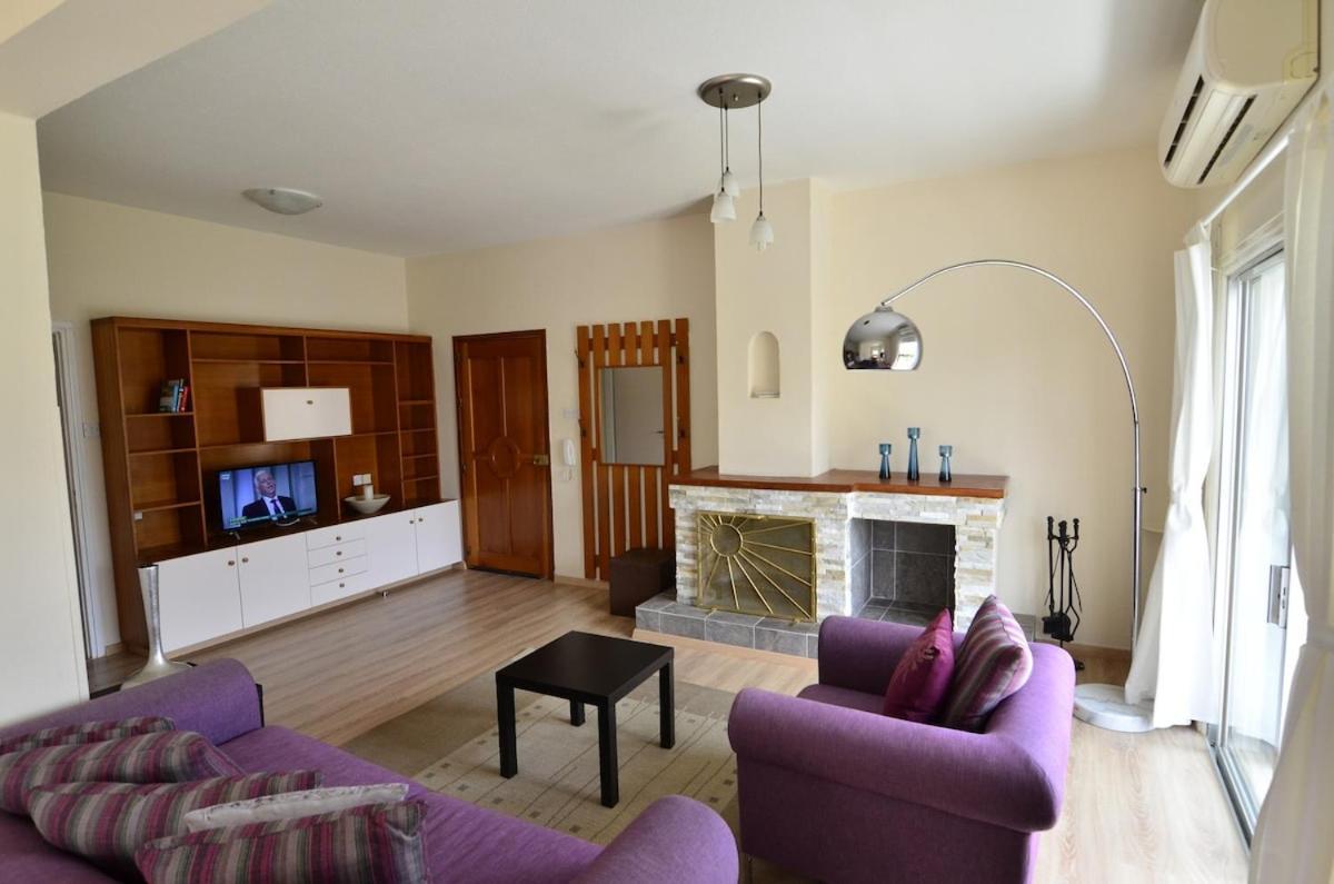 Central, Renovated, Fully Equipped, Spacious 3Bd Strovolos Екстер'єр фото